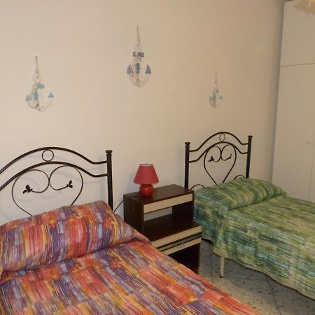 Casa Vacanze Vincenzo E Rosanna Castro  Екстер'єр фото